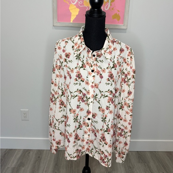 Shein Curve Long Sleeve Floral Button Up Blouse (2XL) - Picture 2 of 8